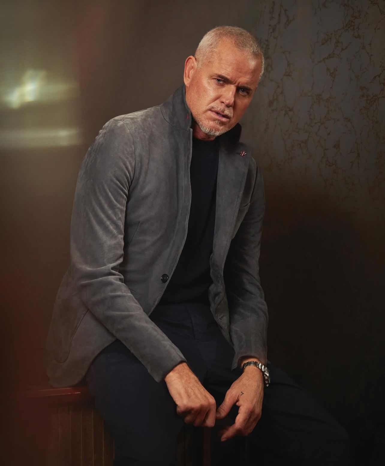 Diagnosticado com ELA, astro de 'Grey's Anatomy' usa cadeira de rodas durante passeio em família