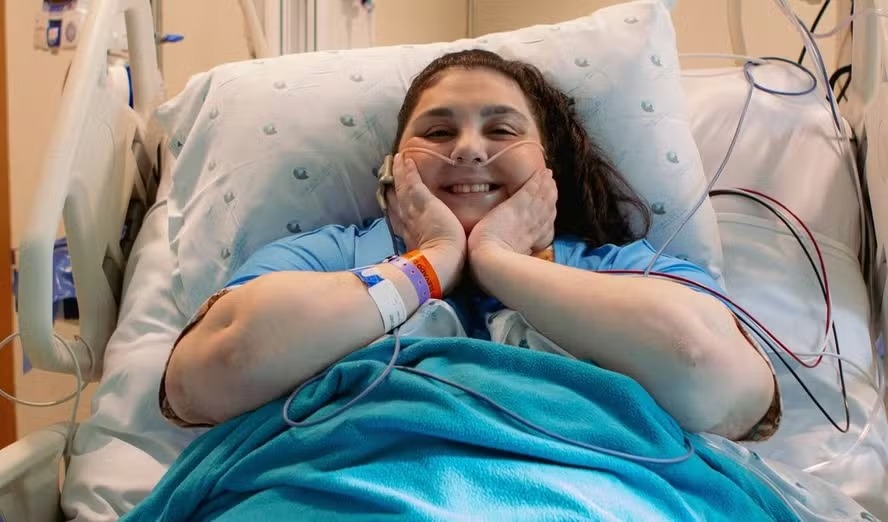 Com doença rara, influenciadora Rita Ephrem morre aos 31 anos