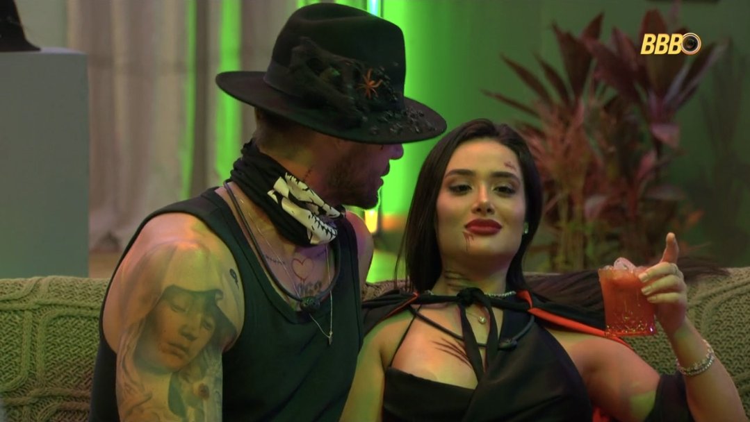 Galã do BBB 26, Jonas dá beijão em Jordana durante Festa do Líder; assista