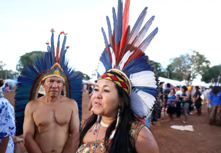 Indígenas relatam que desmatamento impacta produção de cocares: ‘Tristeza muito grande’