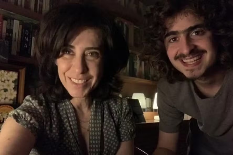 Fernanda Torres diverte ao falar sobre doutorado do filho em Londres: “Uma coisa estranhíssima”