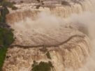 Impressionante! Com 8 milhões de litros de água por segundo, parque reabre passarela nas Cataratas do Iguaçu