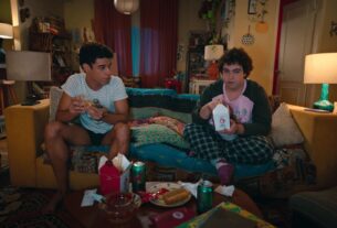 Romance brasileiro em alta na Netflix acompanha duas semanas de descobertas entre antigos vizinhos
