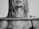 Gisele Bündchen é destaque na revista i-D e fala sobre família, bem-estar e a vida longe dos holofotes