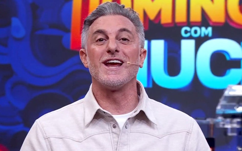 Com salário base de R$ 4 milhões, Luciano Huck pode ganhar mais de R$ 6 milhões por mês com acordos com a Globo
