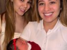 Mari Fernandez e Júlia Ribeiro deixam maternidade com a filha Isabela em São Paulo